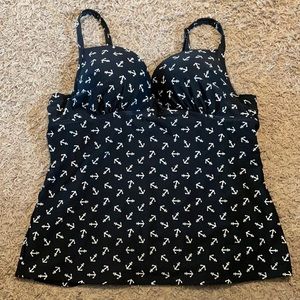 Torrid swim tankini, in great shape!  Plus size 2.